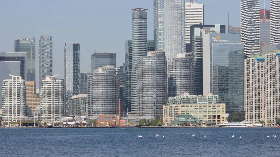 Coinbase plans full CIRO registration in Canada by 2027